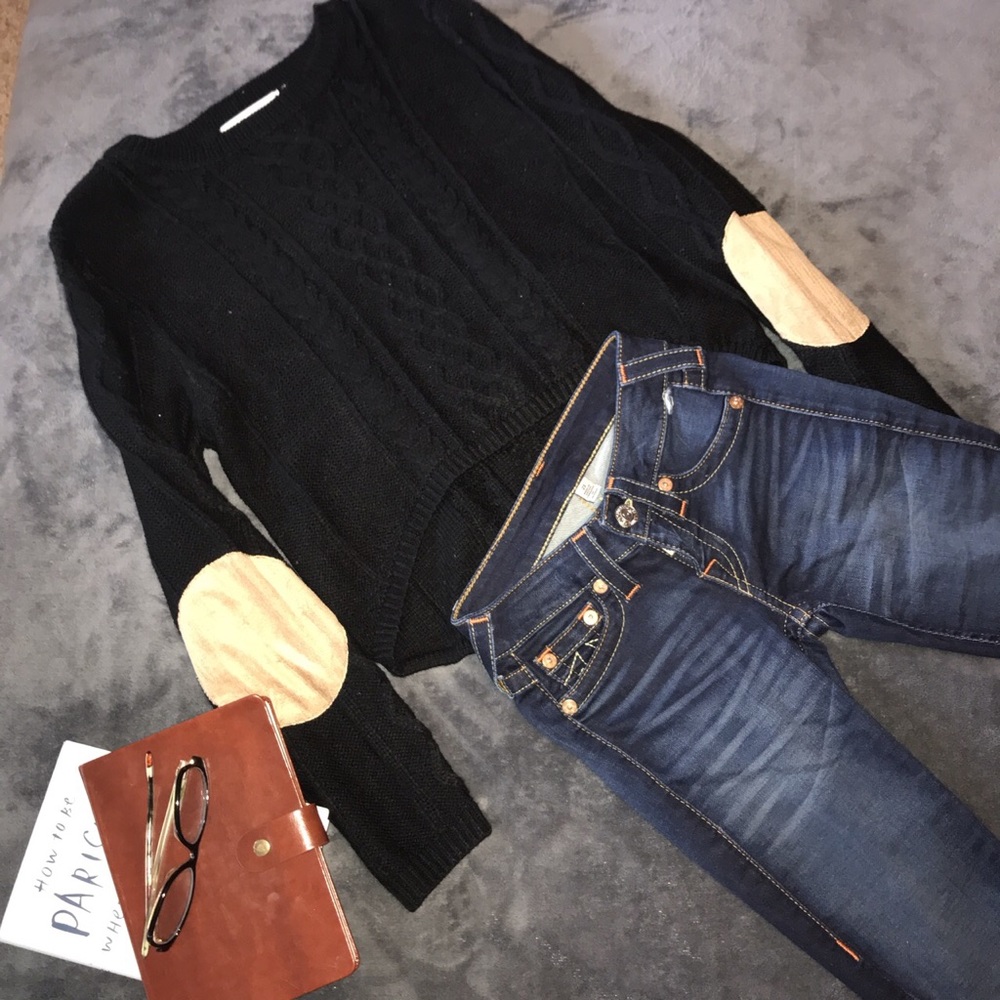 Small Black Knitted Top